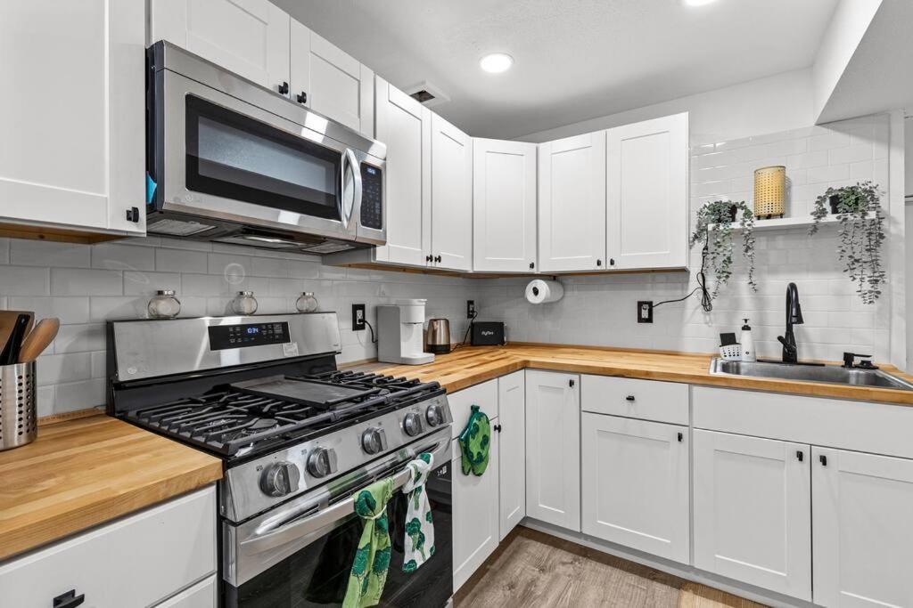 Апартаменты Pacific Nw Gem W/Hot-Tub 15 Minutes Airport. Оберн Экстерьер фото